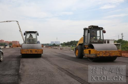 压路机对道路压实