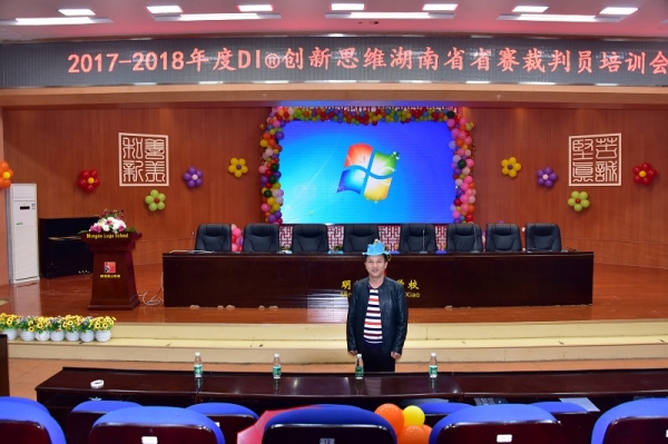 裁判兼领队彭波老师