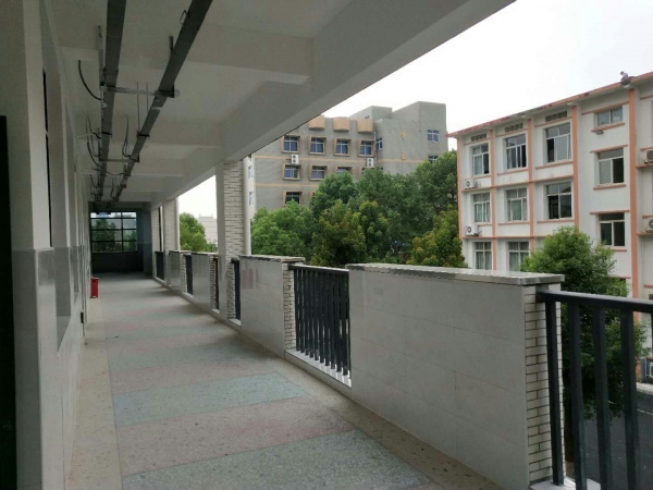 湘机中学变了多了
