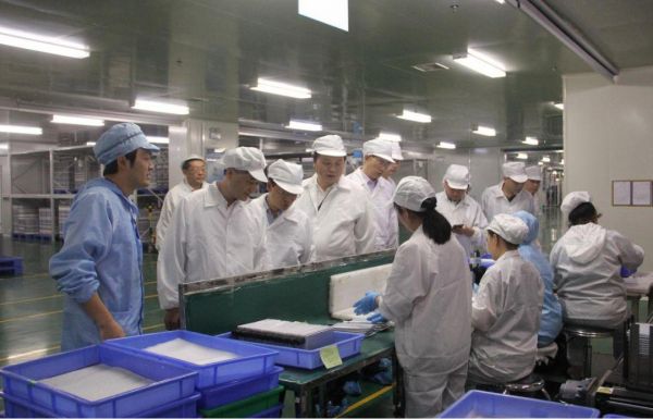 湖南省委组织部常务副部长李民鼓励园区企业：紧抓发展机遇，聚焦主业，持续创新，推动企业发展更上新台阶