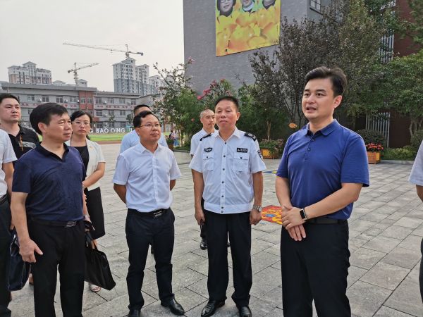 湘潭市雨湖区委书记白云峰一行到金庭宝庆路