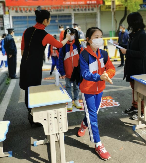 雨湖区熙春路逸夫小学开展疫情防控应急演练