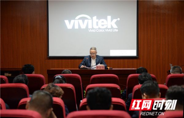 李宏钰讲党课