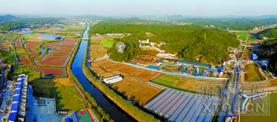 長株潭城市後花園——湘潭縣梅林橋鎮.(記者 陳旭東 攝)