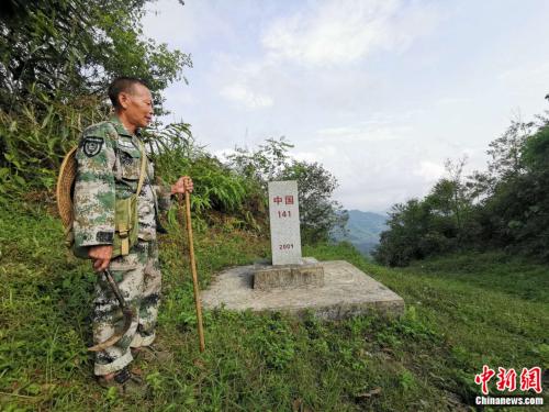 【边疆党旗红"草根卫士"杨天才:巡边之路三十载