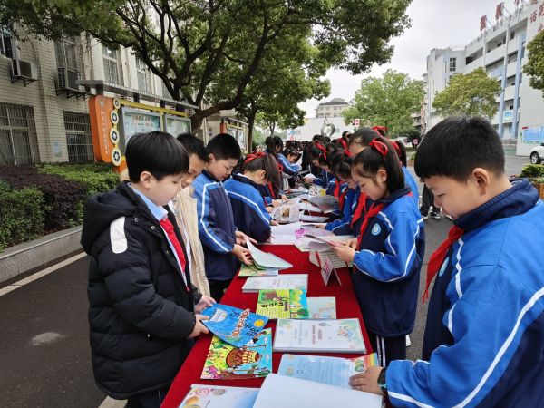 嶽塘區湘機小學教育集團開展讀書節系列活動